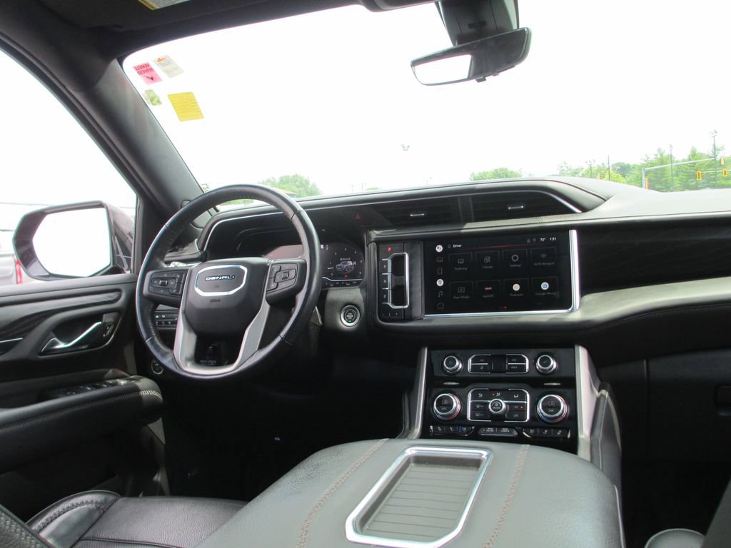 Used 2022 GMC Yukon Denali w/ Denali Ultimate Package AWD/4WD image 31