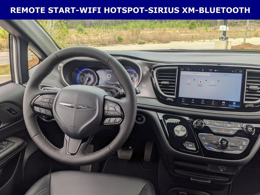 New 2026 Chrysler Pacifica Select w/ S Appearance Package image 12