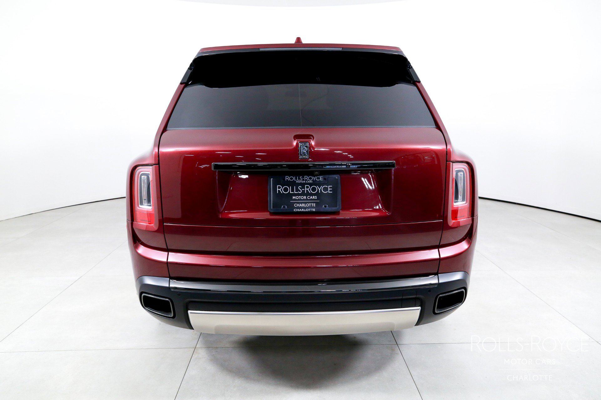 Used 2022 Rolls-Royce Cullinan Black Badge image 9