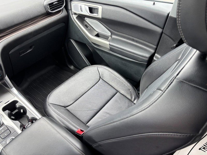 Used 2023 Ford Explorer Limited w/ Limited Technology Package image 16