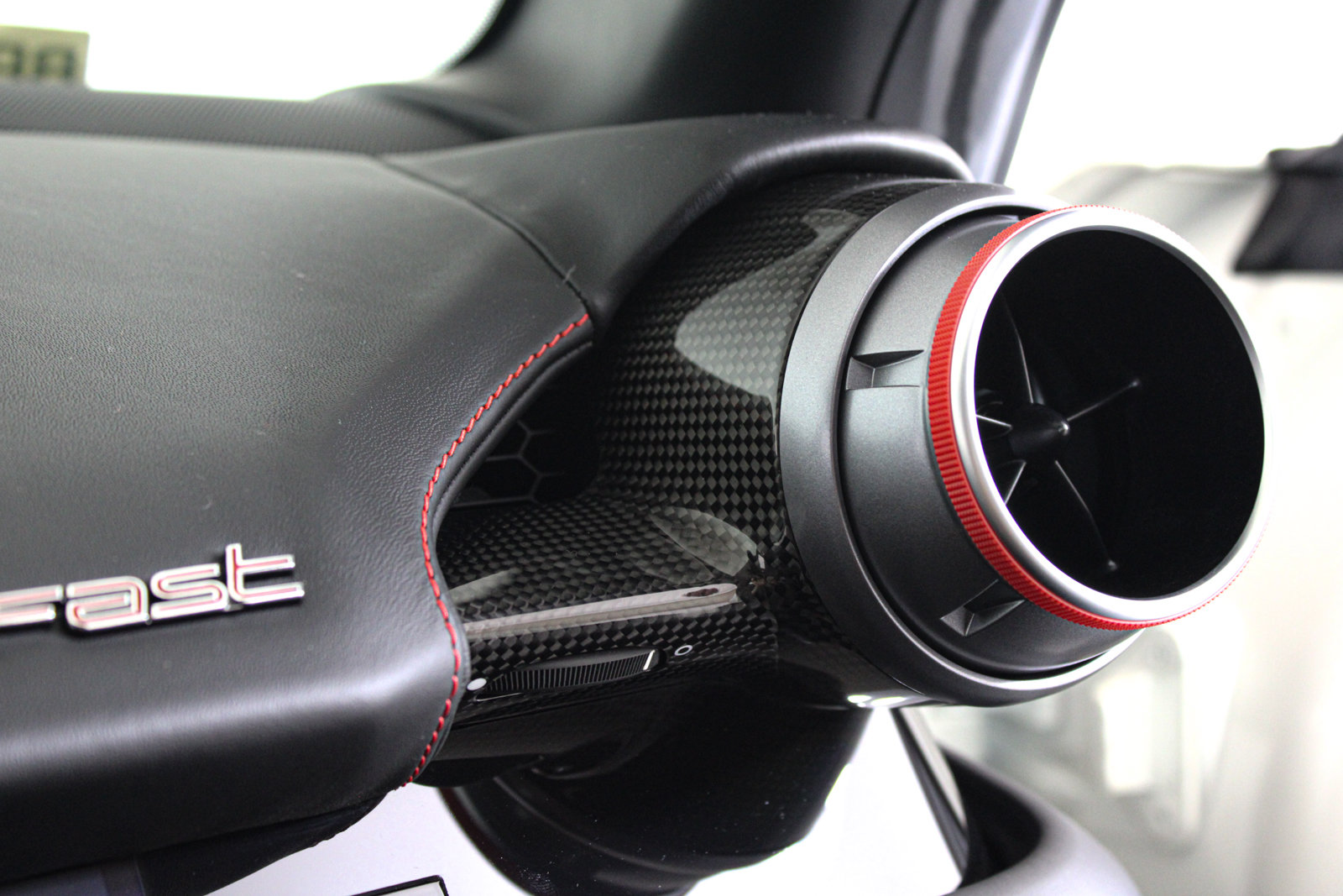 Used 2020 Ferrari 812 Superfast RWD image 49