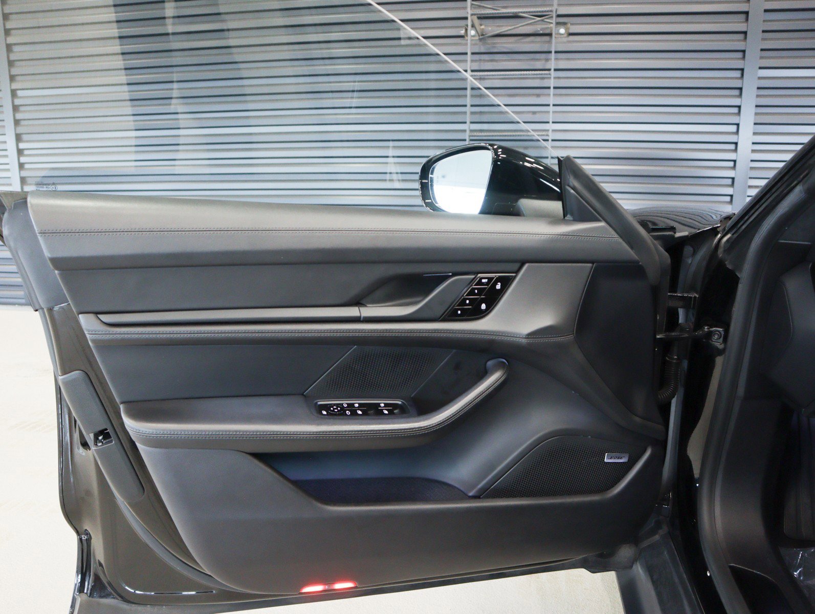 Used 2021 Porsche Taycan Turbo image 27