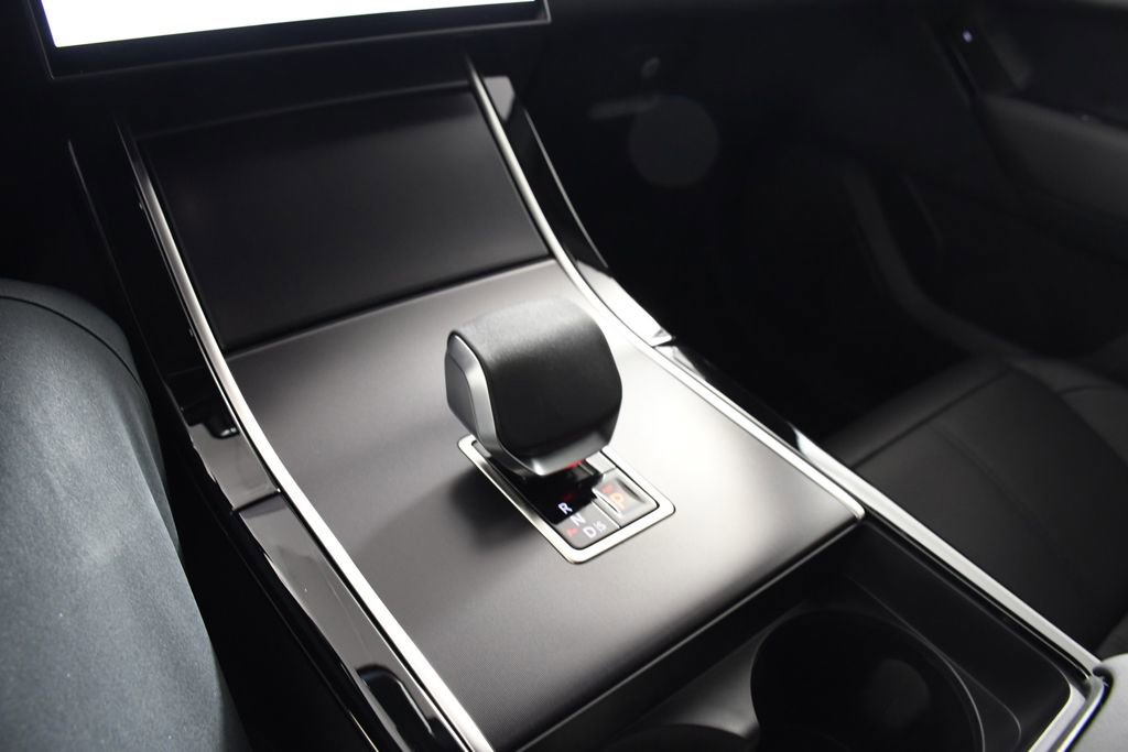 New 2026 Land Rover Range Rover Velar Dynamic SE AWD/4WD image 32