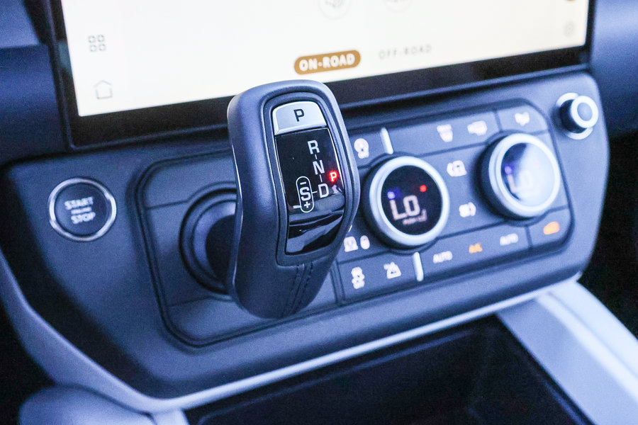 New 2026 Land Rover Defender 110 S AWD/4WD image 33