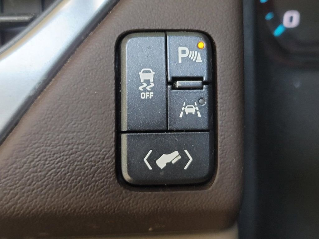 Used 2020 Chevrolet Suburban Premier RWD image 24