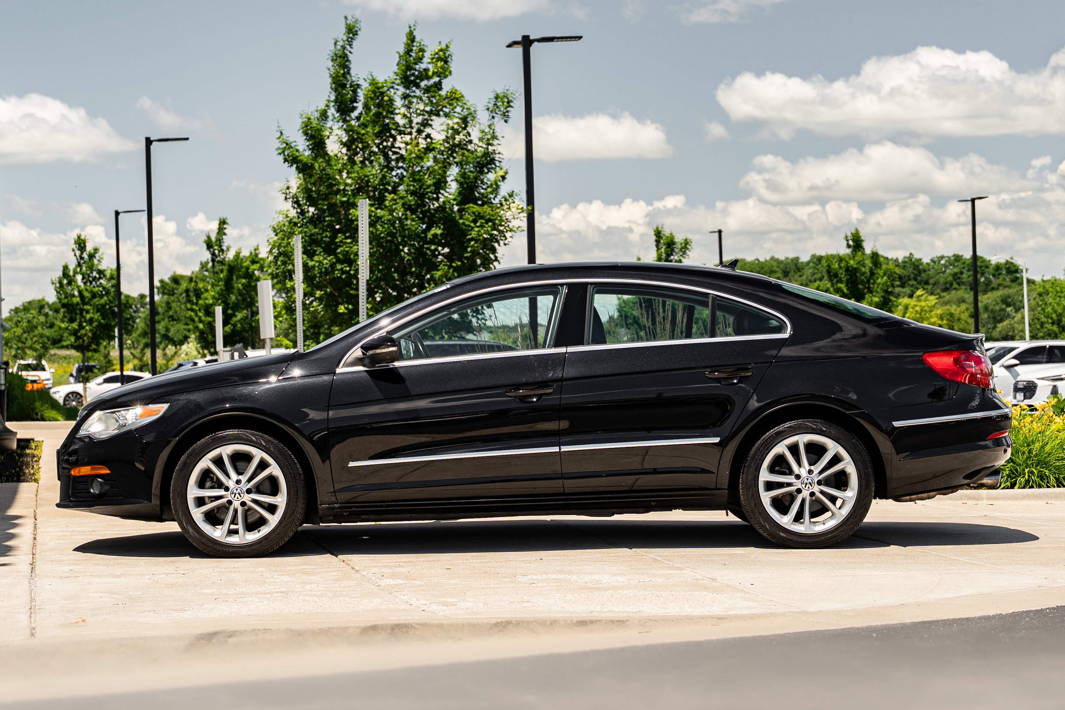 Used 2009 Volkswagen CC Luxury FWD image 6