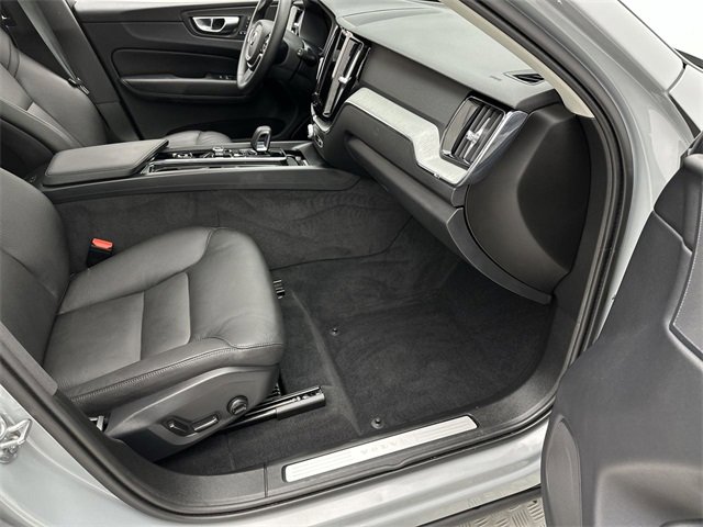 Certified 2025 Volvo XC60 B5 Plus image 24