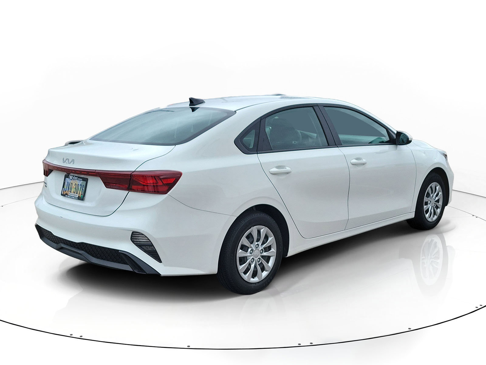 Used 2022 Kia Forte FE image 4