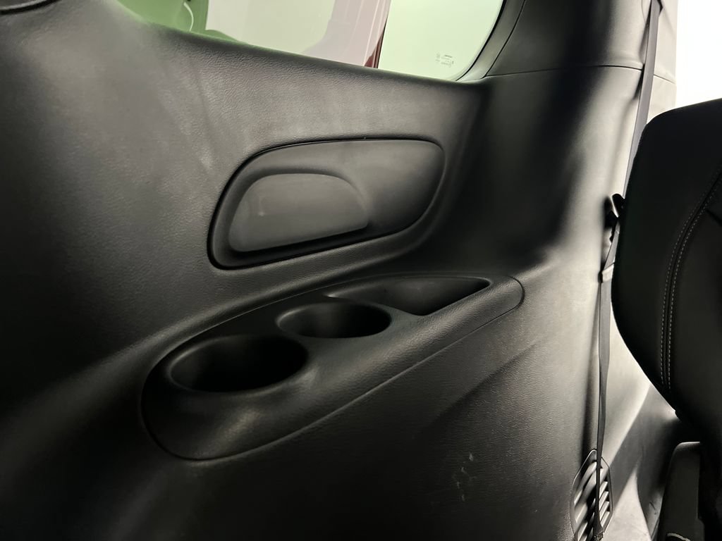 Used 2025 Chrysler Pacifica Select FWD image 44