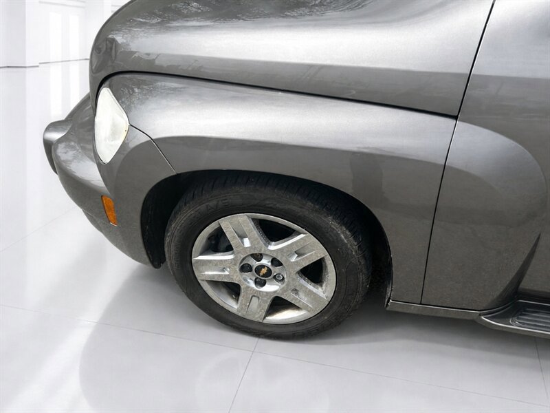 Used 2011 Chevrolet HHR LT FWD image 19