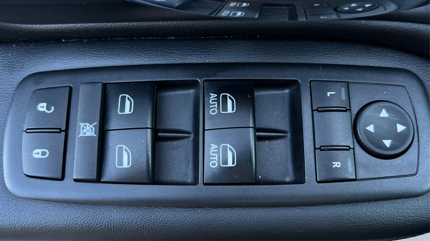 Used 2019 Dodge Grand Caravan SE w/ UConnect Hands-Free Group FWD image 29