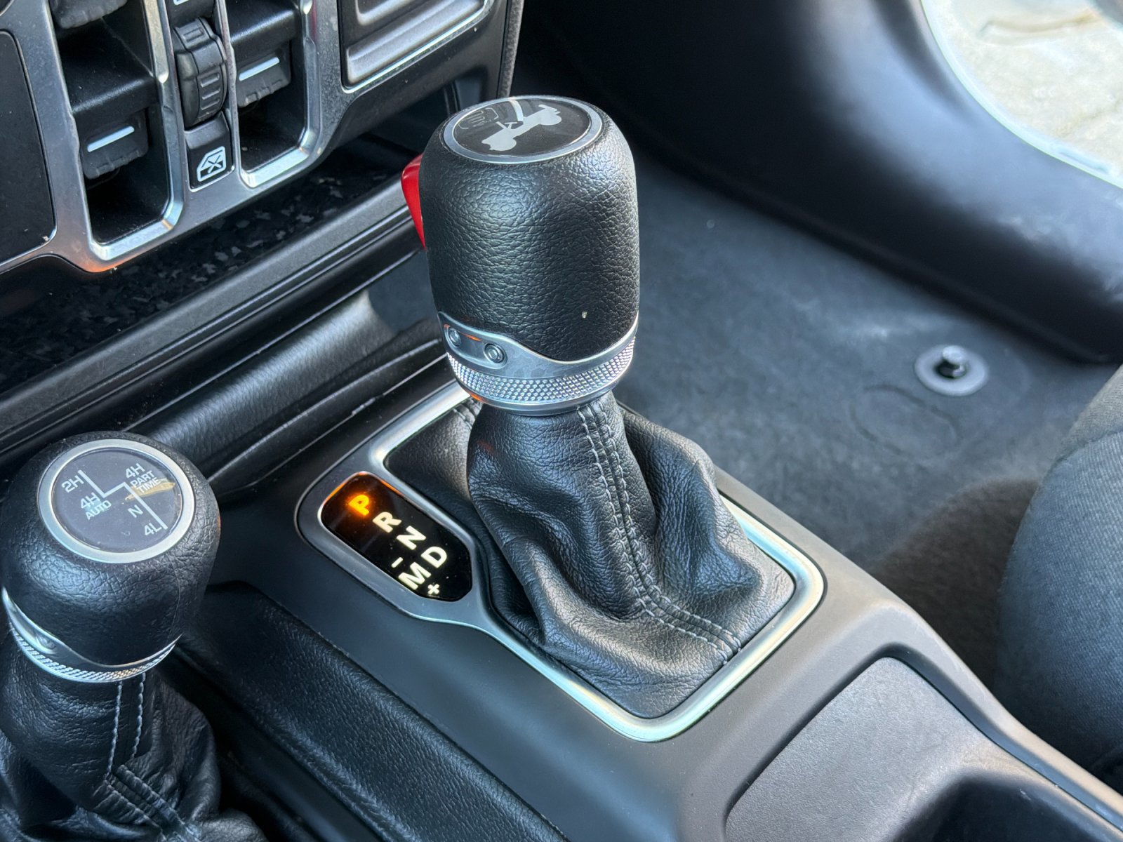 Used 2024 Jeep Wrangler Unlimited Sahara AWD/4WD image 20