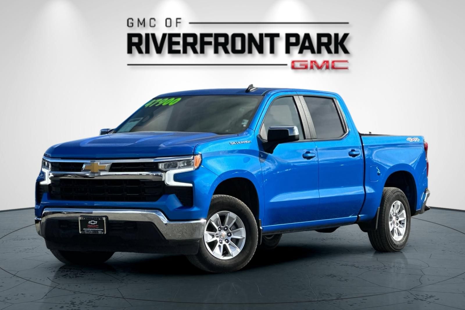 Used 2025 Chevrolet Silverado 1500 LT AWD/4WD image 7