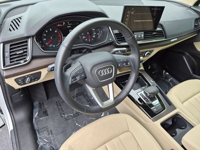 Certified 2023 Audi Q5 2.0T Premium w/ Convenience Package AWD/4WD image 10