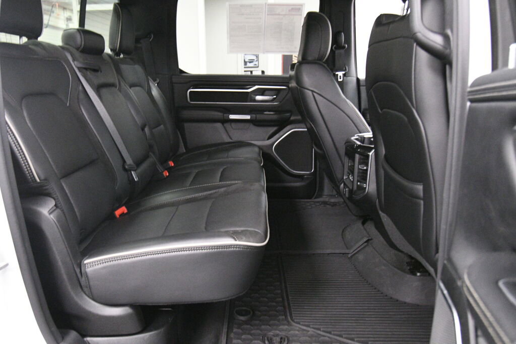 Used 2020 RAM 1500 Laramie AWD/4WD image 25