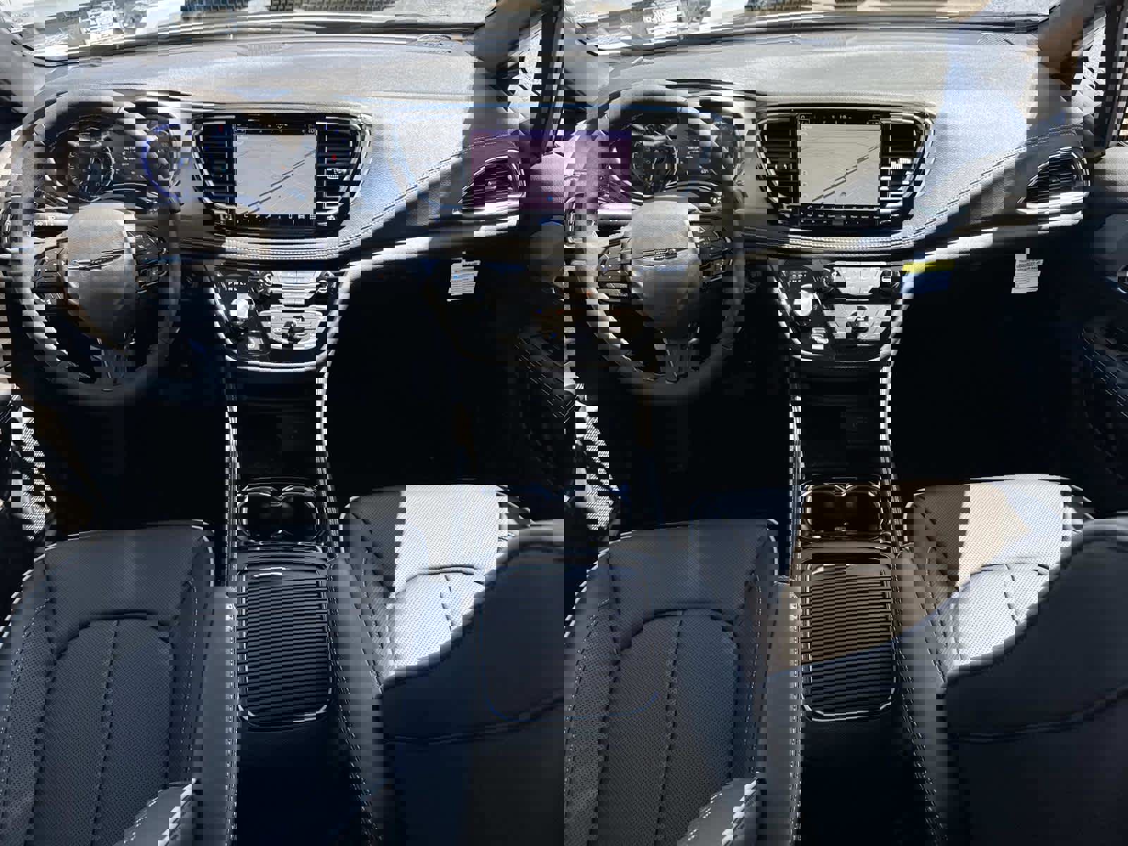 New 2026 Chrysler Pacifica Limited image 11