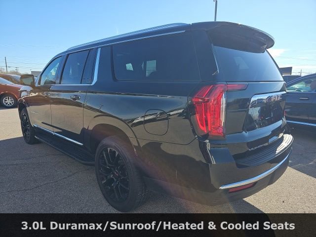 Used 2023 GMC Yukon XL SLT w/ SLT Premium Package image 6