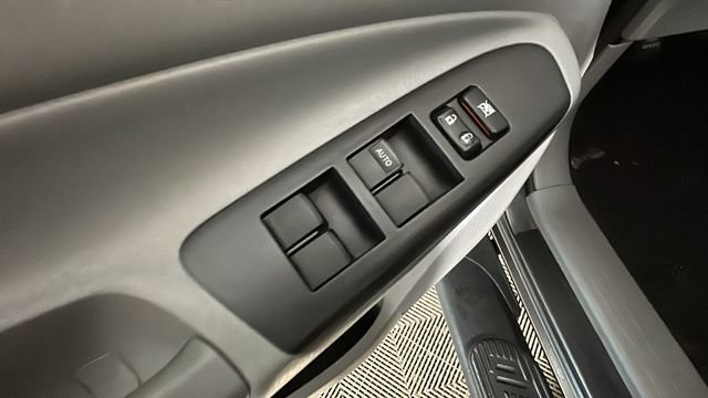 Used 2013 Toyota Tacoma PreRunner w/ TRD Off-Road Pkg RWD image 9