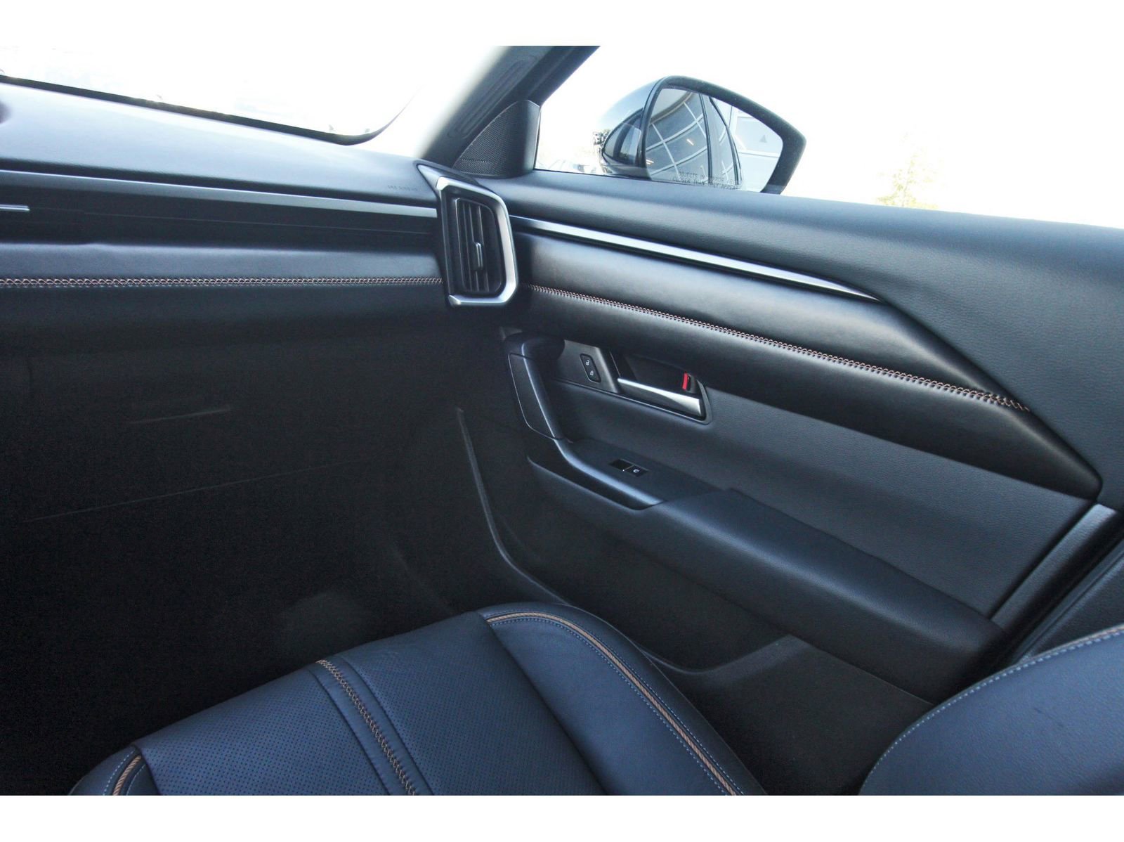 Used 2024 MAZDA CX-50 AWD 2.5 Turbo w/ Cargo Package image 13