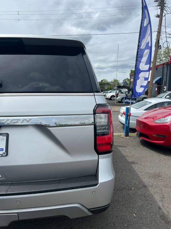 Used 2019 Ford Expedition Limited w/ Equipment Group 302A AWD/4WD image 10