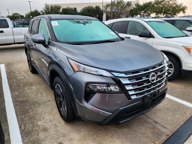 Used 2024 Nissan Rogue SV image 1