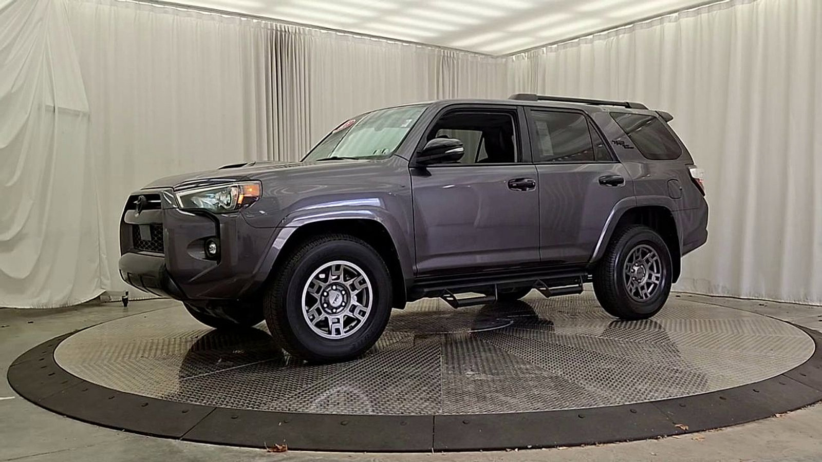 Used 2021 Toyota 4Runner Venture image 3