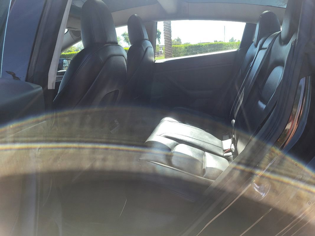 Used 2022 Tesla Model 3 Standard Range image 9