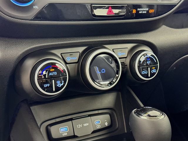 Used 2025 Hyundai Venue Limited FWD image 25