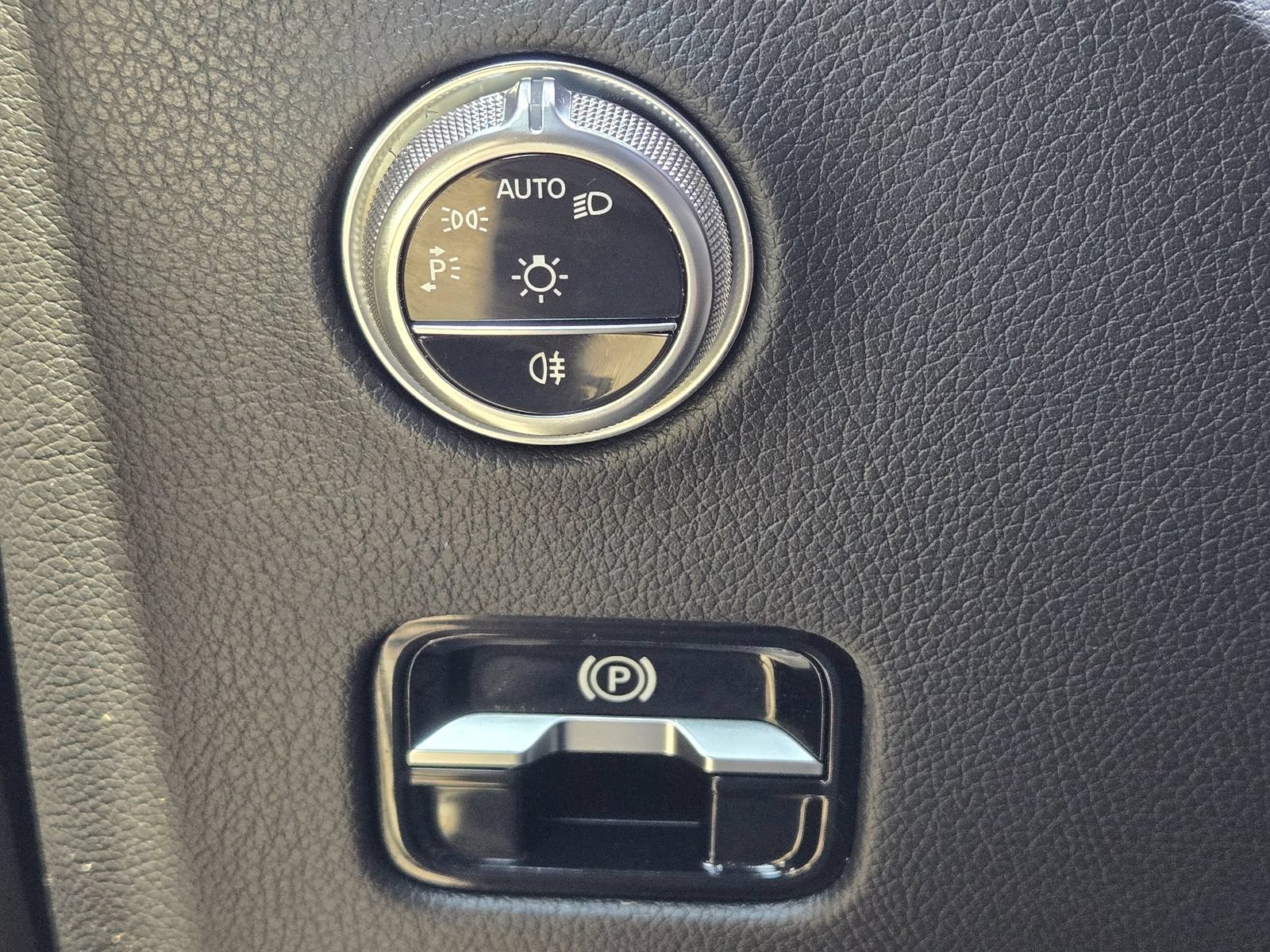 Used 2023 Mercedes-Benz GLC 300 image 25