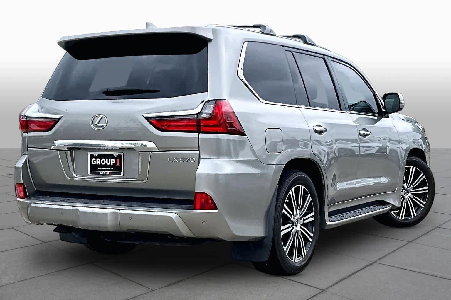 Used 2020 Lexus LX 570 4WD w/ Luxury Package image 11