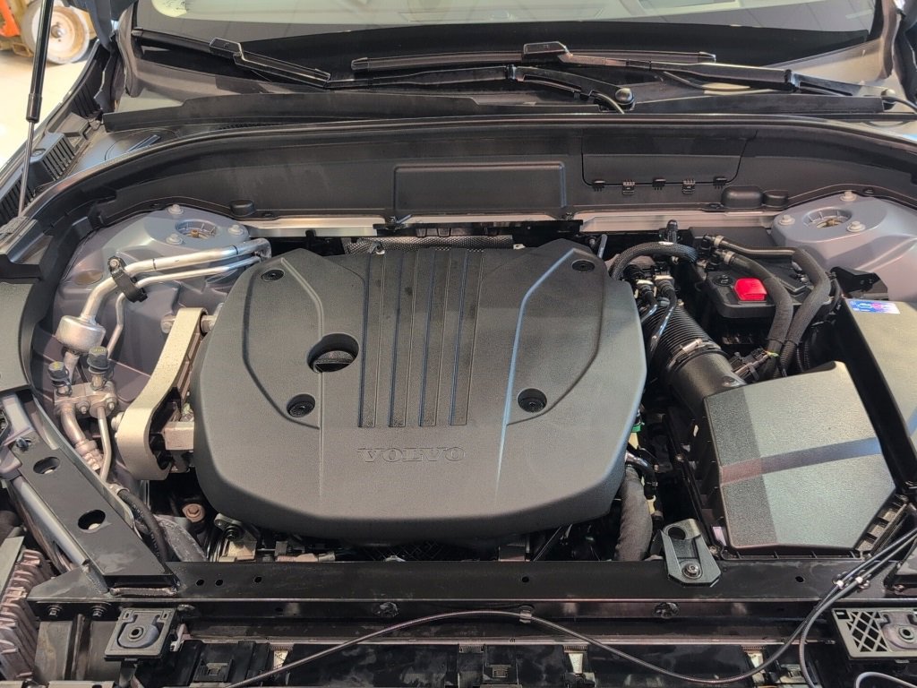 Used 2022 Volvo XC60 B5 Momentum w/ Advanced Package image 56