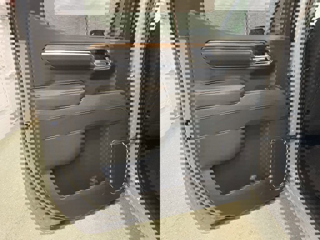 New 2025 Chevrolet Silverado 1500 RST image 32