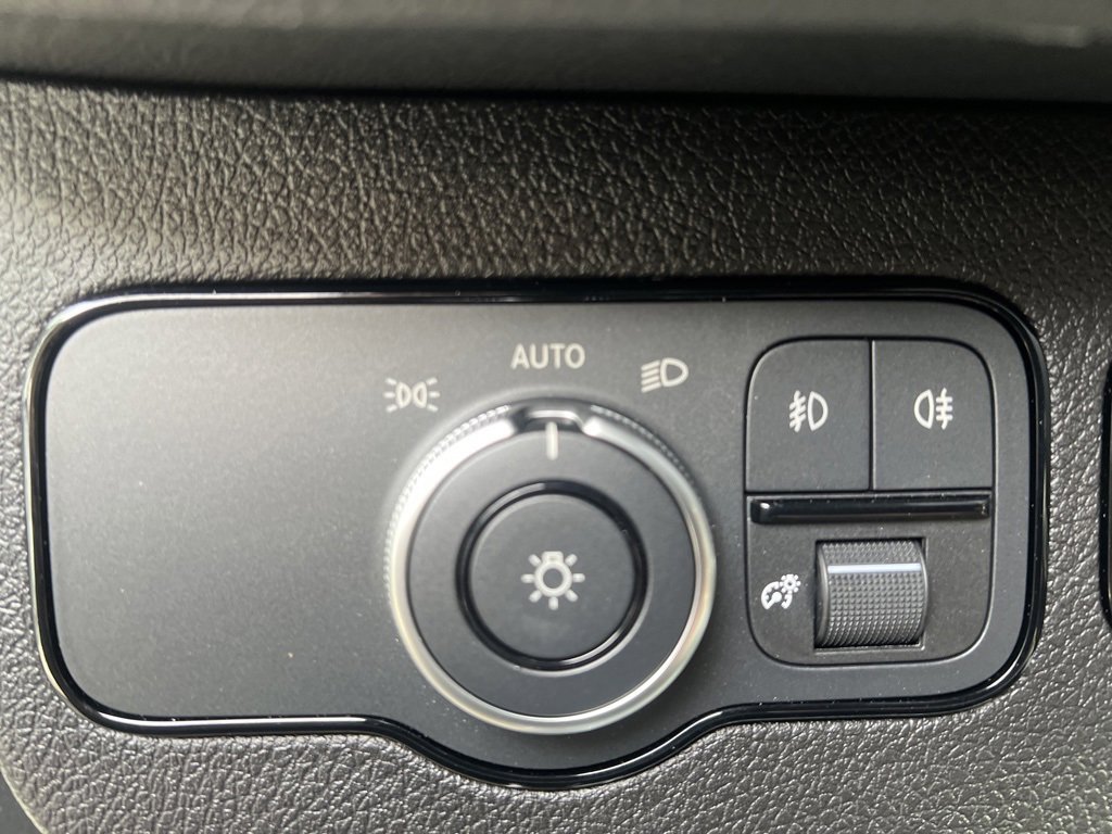 Used 2024 Mercedes-Benz Sprinter 3500 image 25