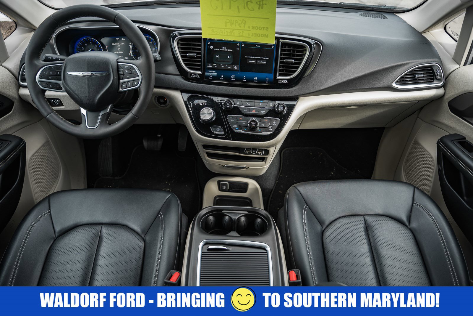 Used 2024 Chrysler Pacifica Touring-L image 21