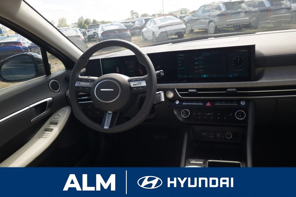New 2025 Hyundai Sonata SEL FWD image 19