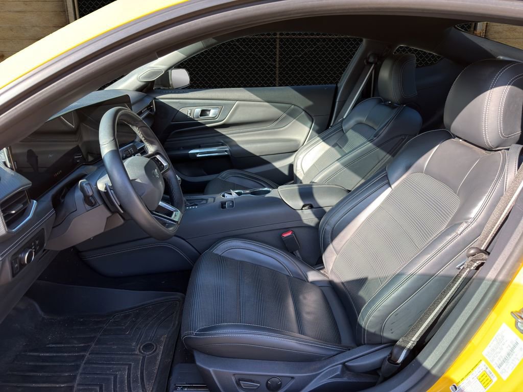 Used 2024 Ford Mustang GT Premium RWD image 3