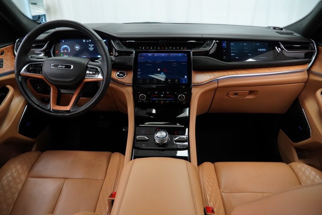 Certified 2025 Jeep Grand Cherokee Summit AWD/4WD image 27