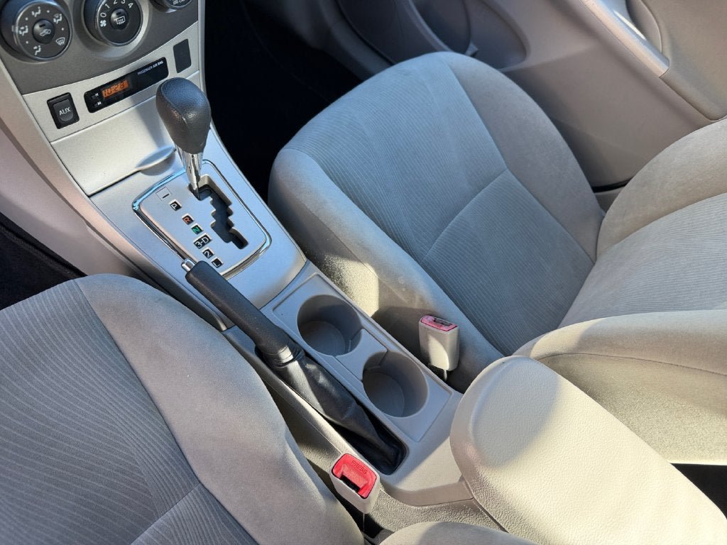 Used 2011 Toyota Corolla LE FWD image 18