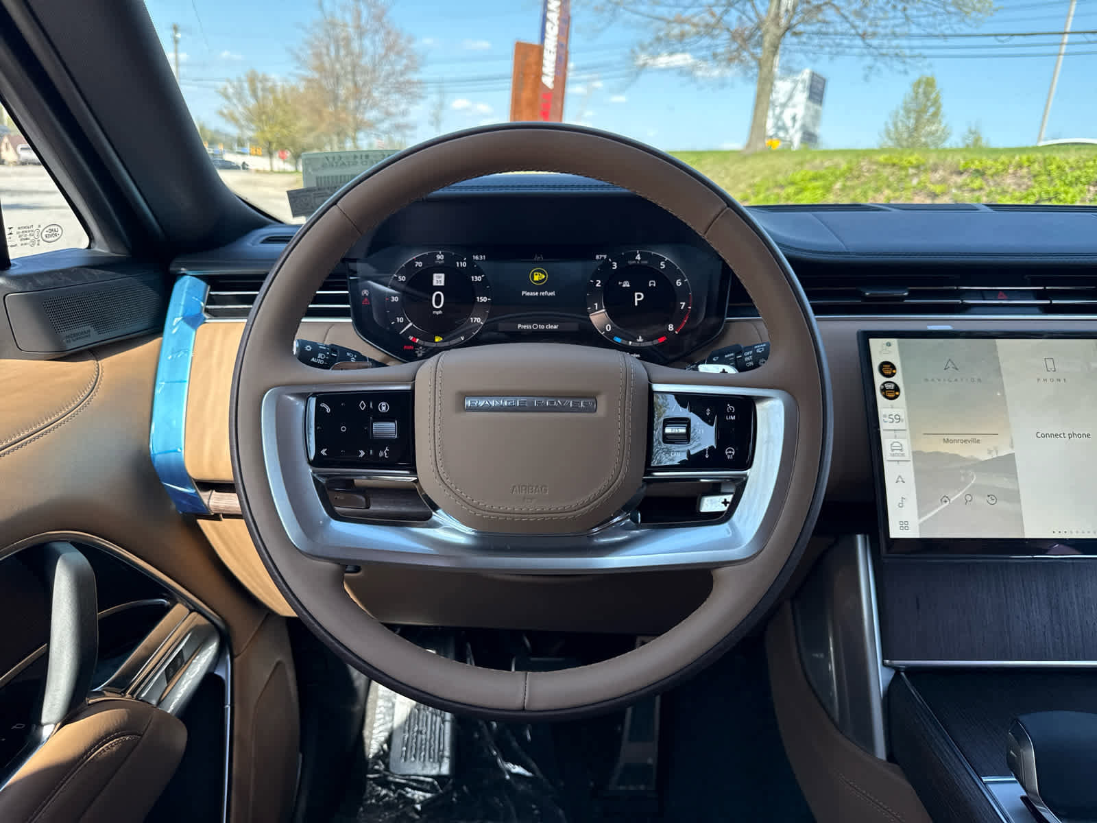 New 2025 Land Rover Range Rover Long Wheelbase SE image 10