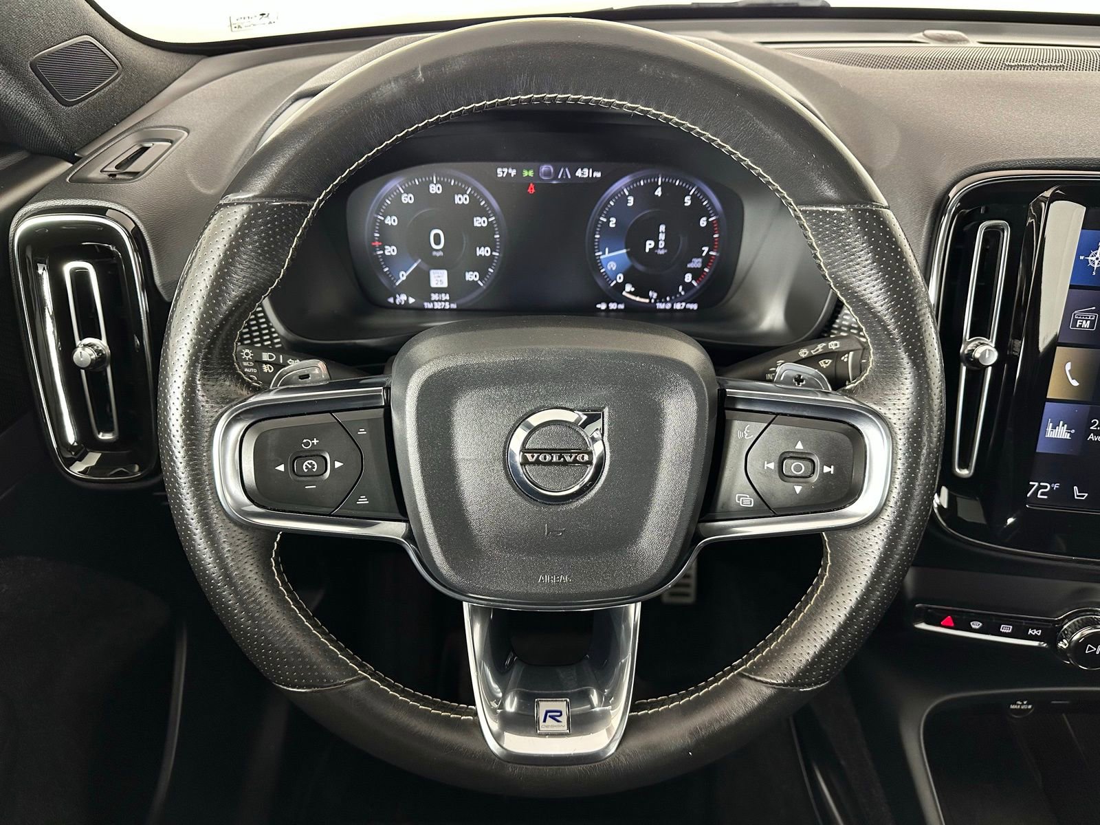 Used 2019 Volvo XC40 T5 R-Design image 9