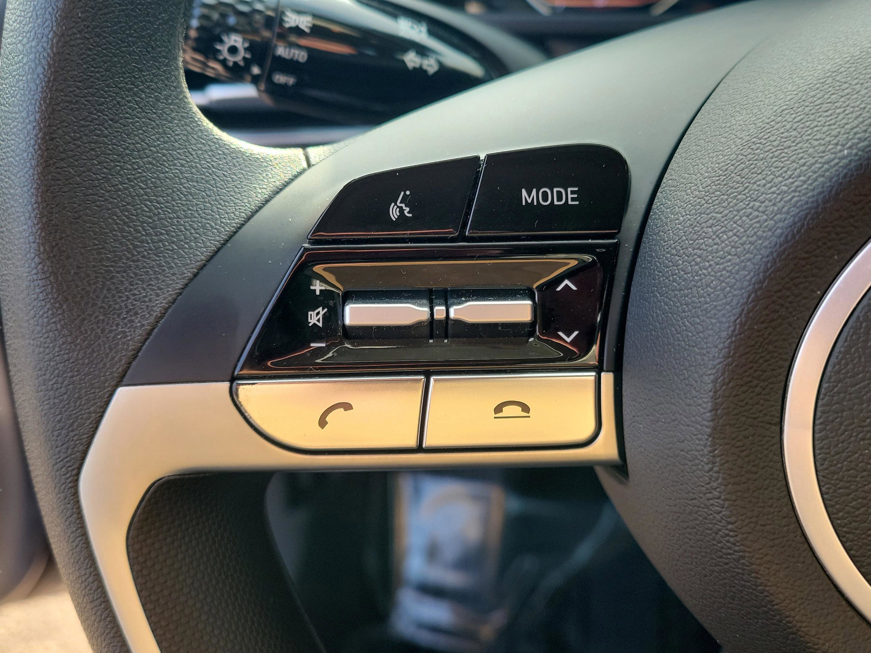 Certified 2023 Hyundai Elantra SE image 23