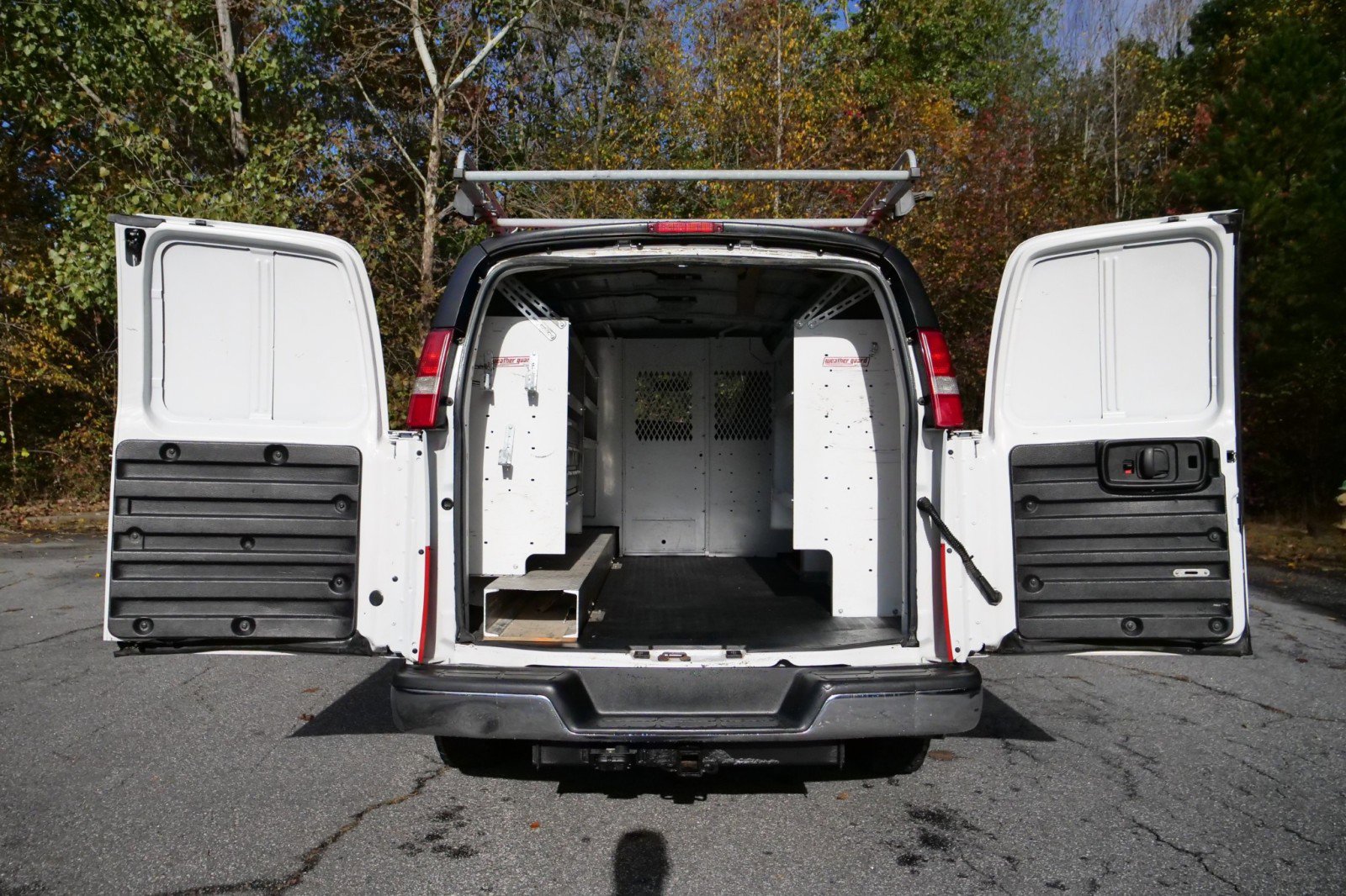 Used 2018 GMC Savana 3500 w/ Driver Convenience Package image 7