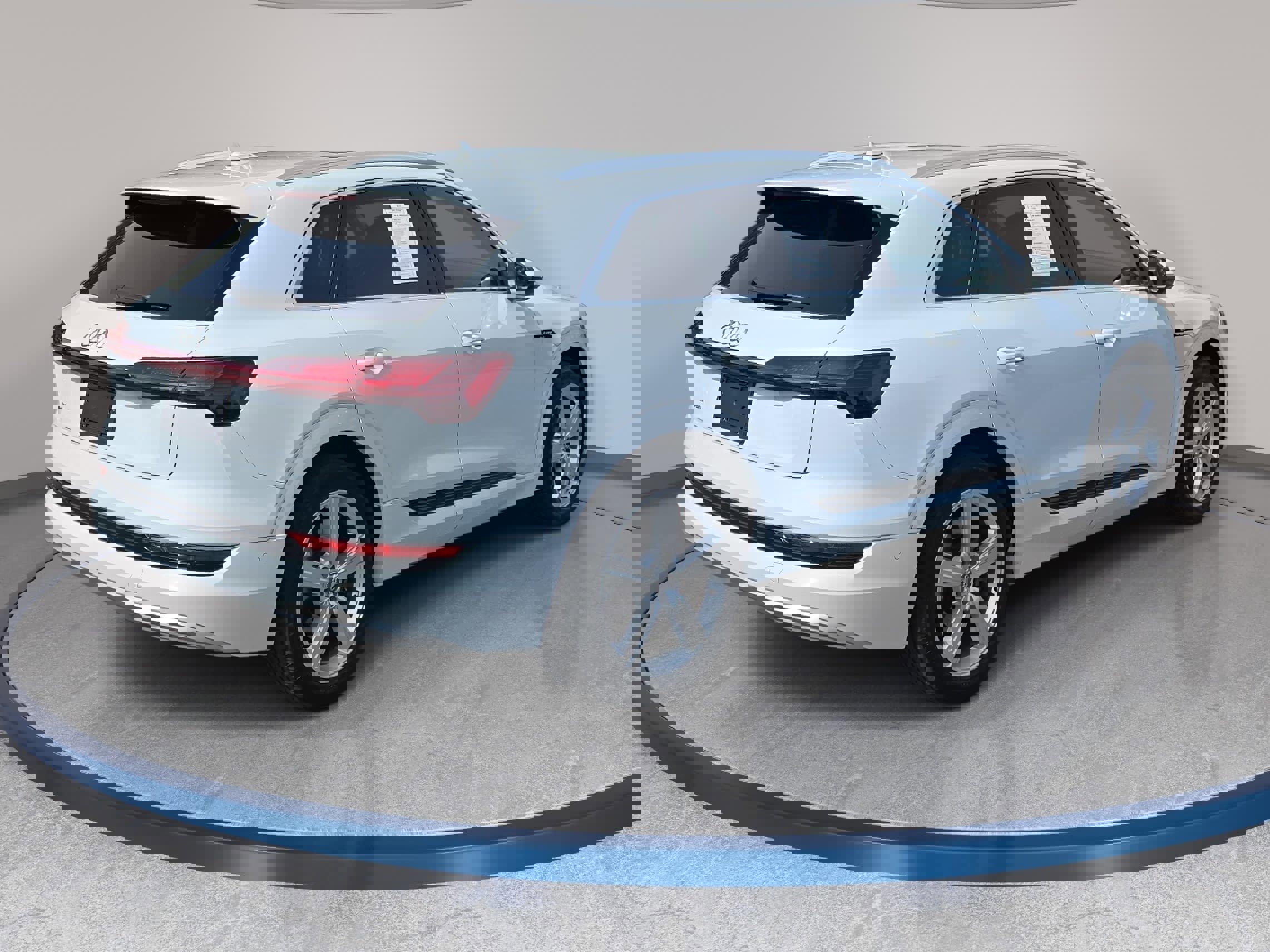 Used 2019 Audi e-tron Premium Plus AWD/4WD image 5