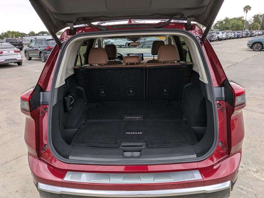 Used 2025 Nissan Rogue Platinum AWD/4WD image 13