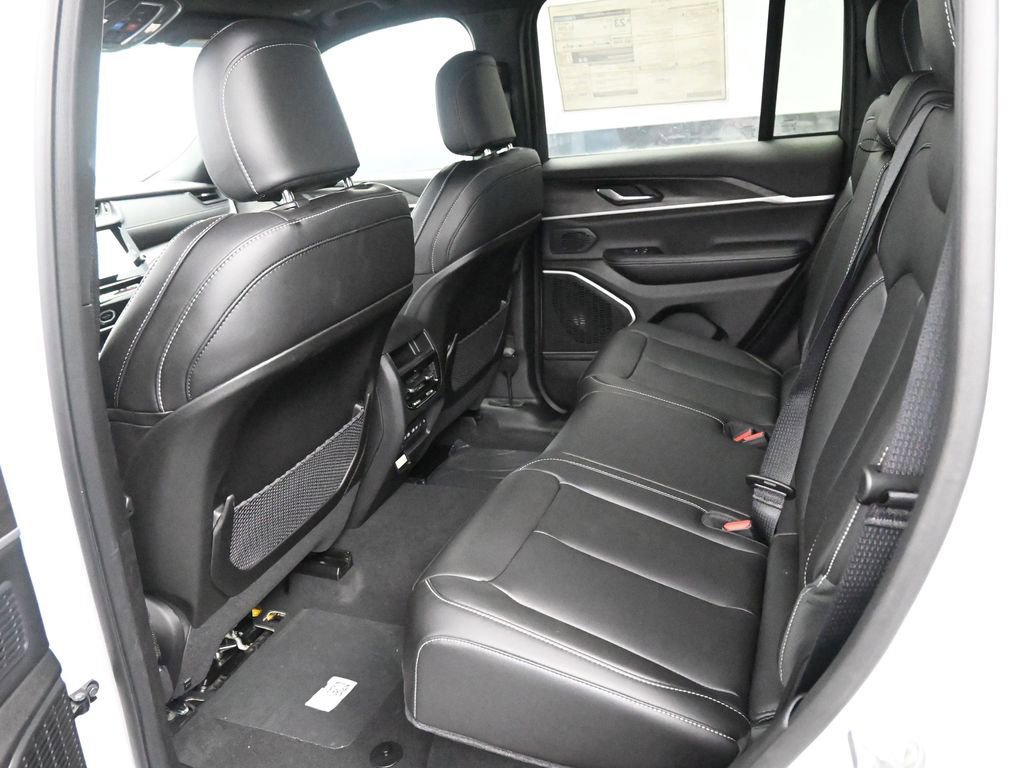 New 2026 Jeep Grand Cherokee Limited w/ Limited Altitude Package image 11