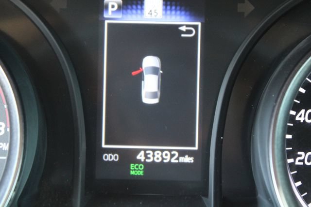 Used 2024 Toyota Camry SE FWD image 19