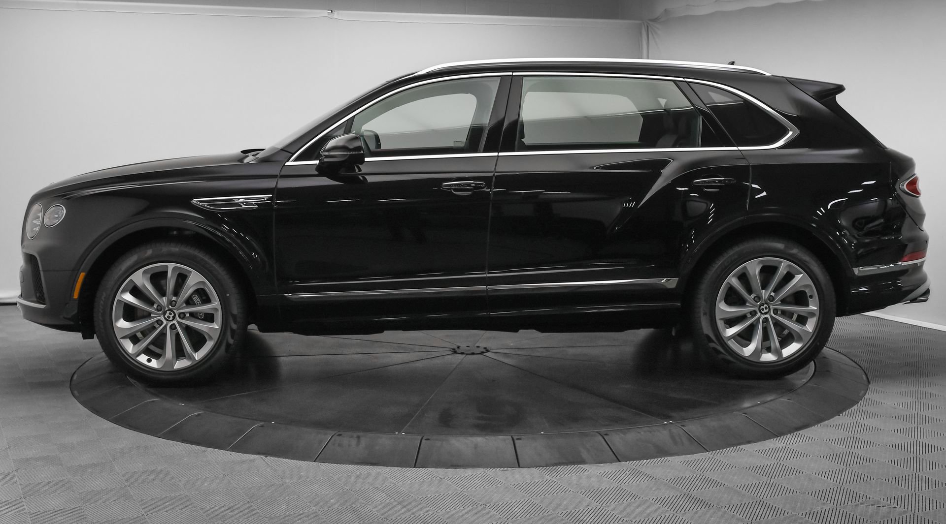 New 2024 Bentley Bentayga Extended Wheelbase image 9