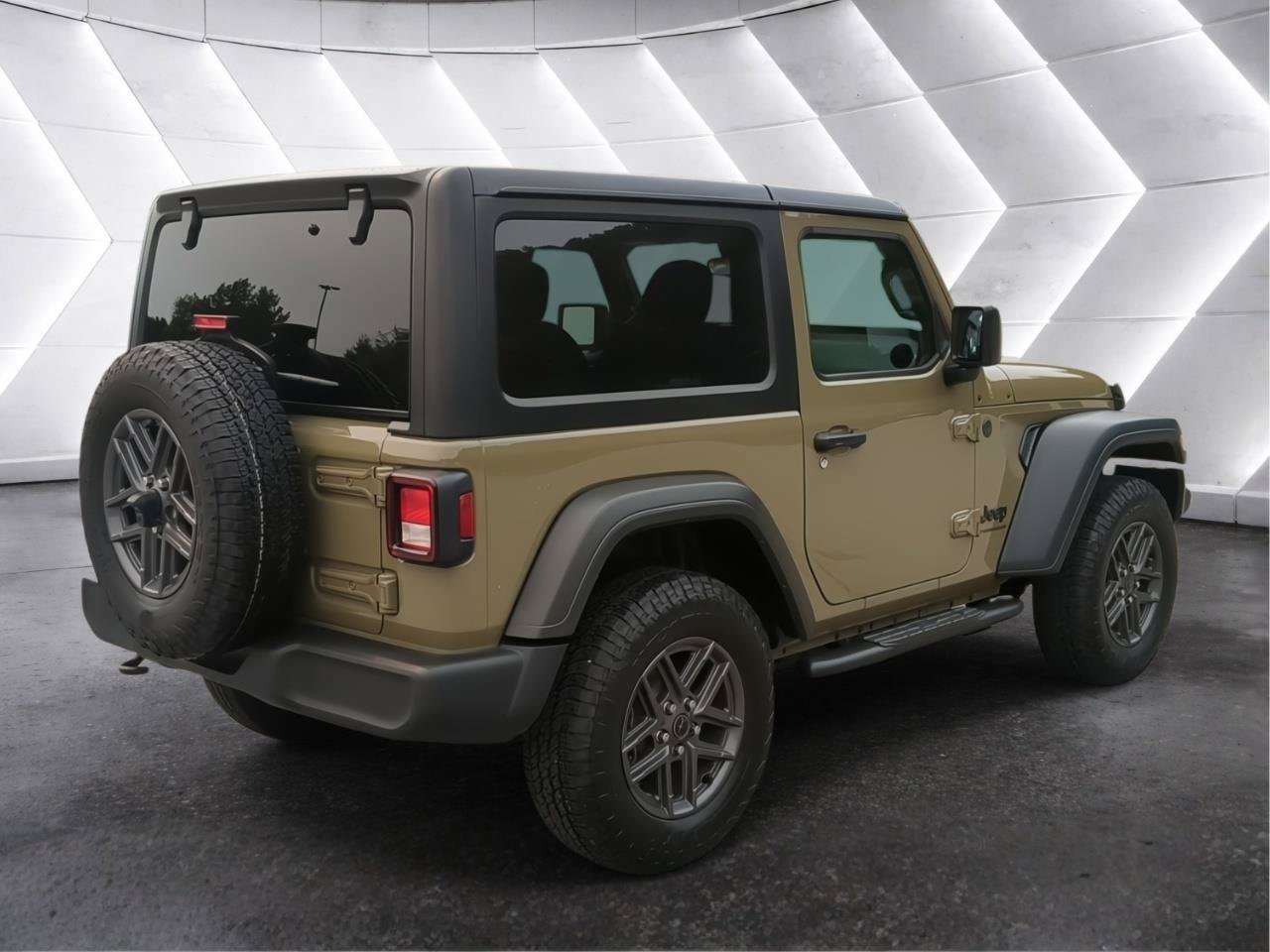 Used 2025 Jeep Wrangler Sport AWD/4WD image 6