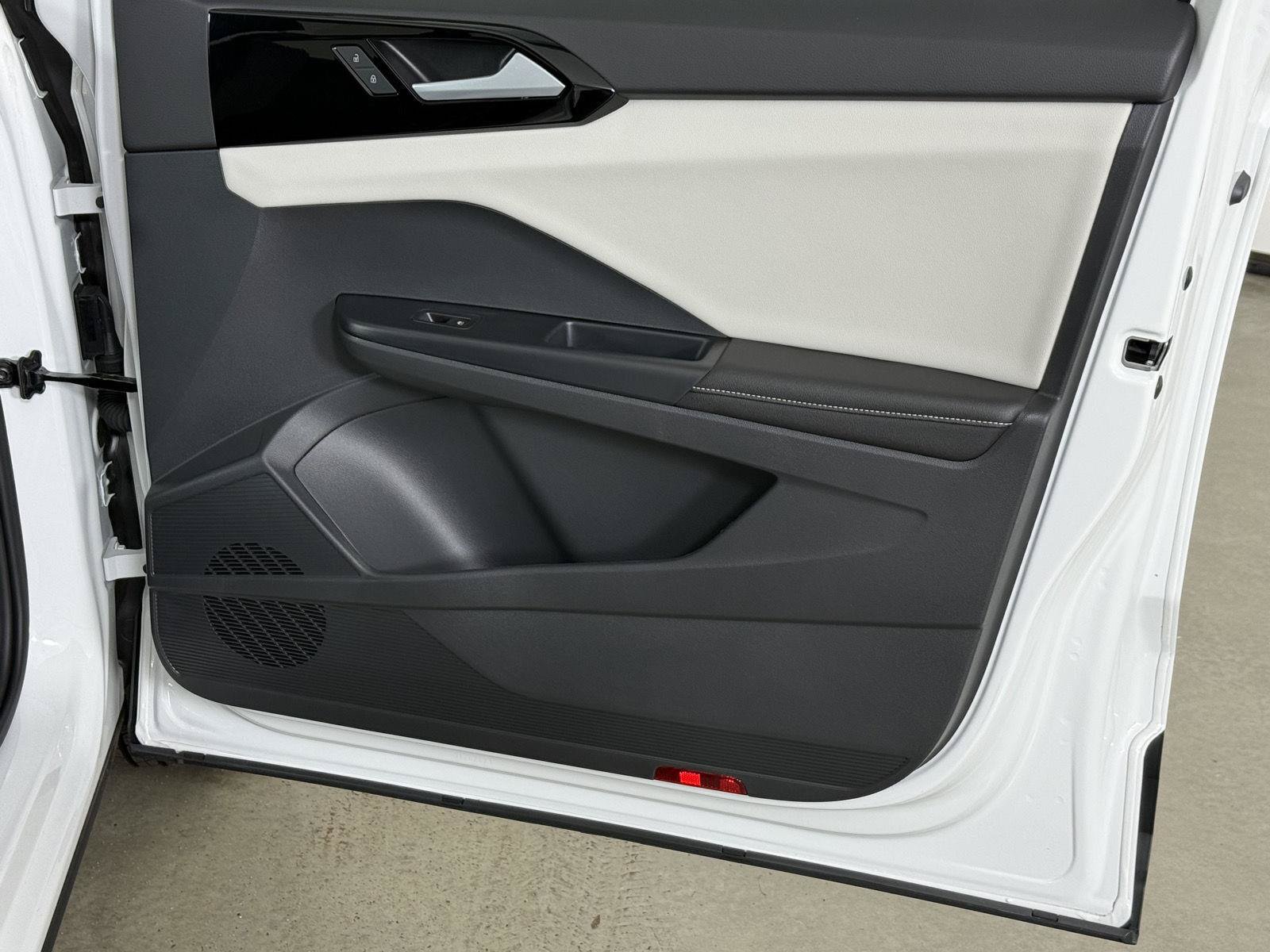 New 2027 Volkswagen Taos S FWD image 15