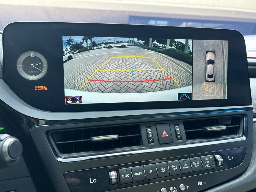Certified 2022 Lexus ES 300h Ultra Luxury w/ Accessory Package 2 FWD image 17